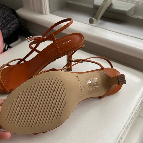 Brown Marc Fisher heeled sandals - Picture 4 of 4